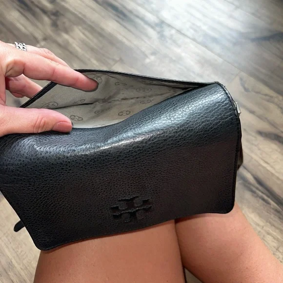 Tory Burch Black Crossbody Bag - Picture 4 of 12